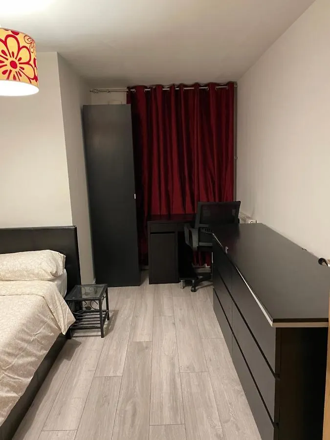 31 Galleria Court Apartment London